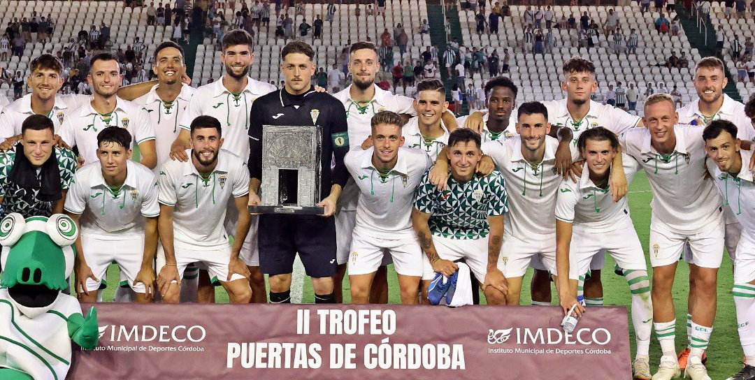 El Córdoba CF vence al Rayo Vallecano en el Trofeo Puertas de Córdoba