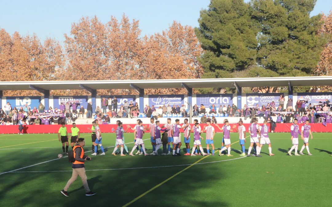 El Guadalajara sufre ante el Colonia Moscardó pero gana (1-3) para acabar el año como líder indiscutible