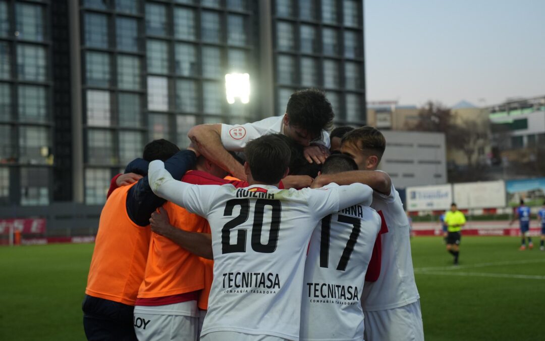 El Sanse logra una victoria por la mínima (1-0) ante un Móstoles que no revierte su dinámica