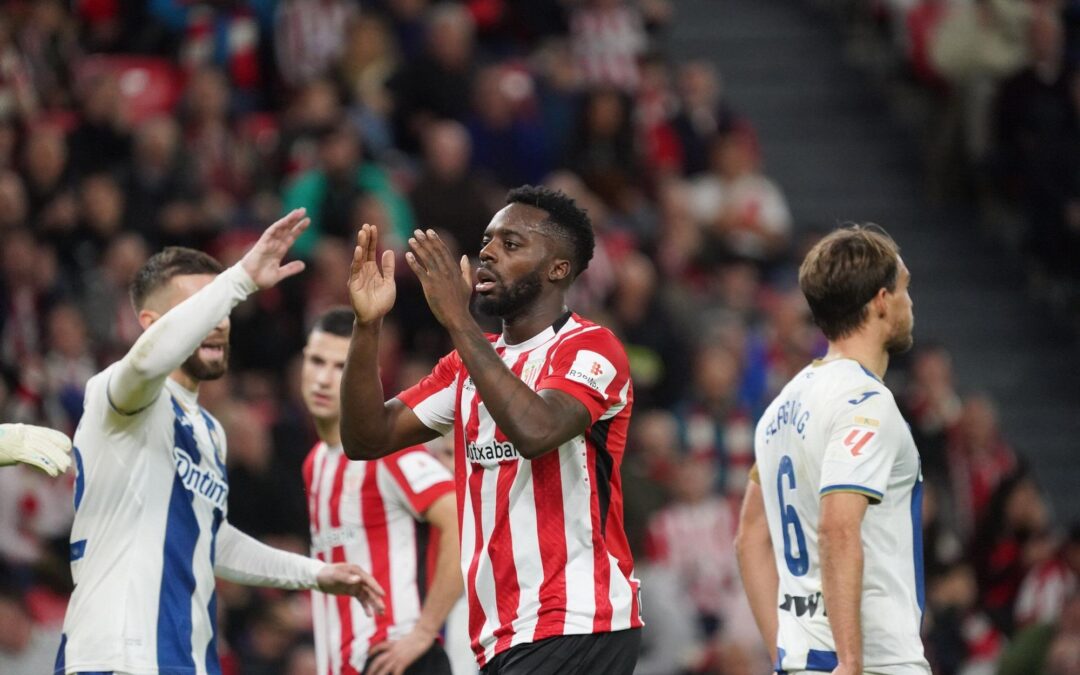 Unai Simón salva al Athletic de la derrota