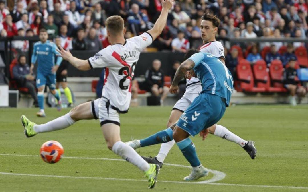 Empate a dos en Vallecas con sabor amargo para Rayo Vallecano y Real Betis