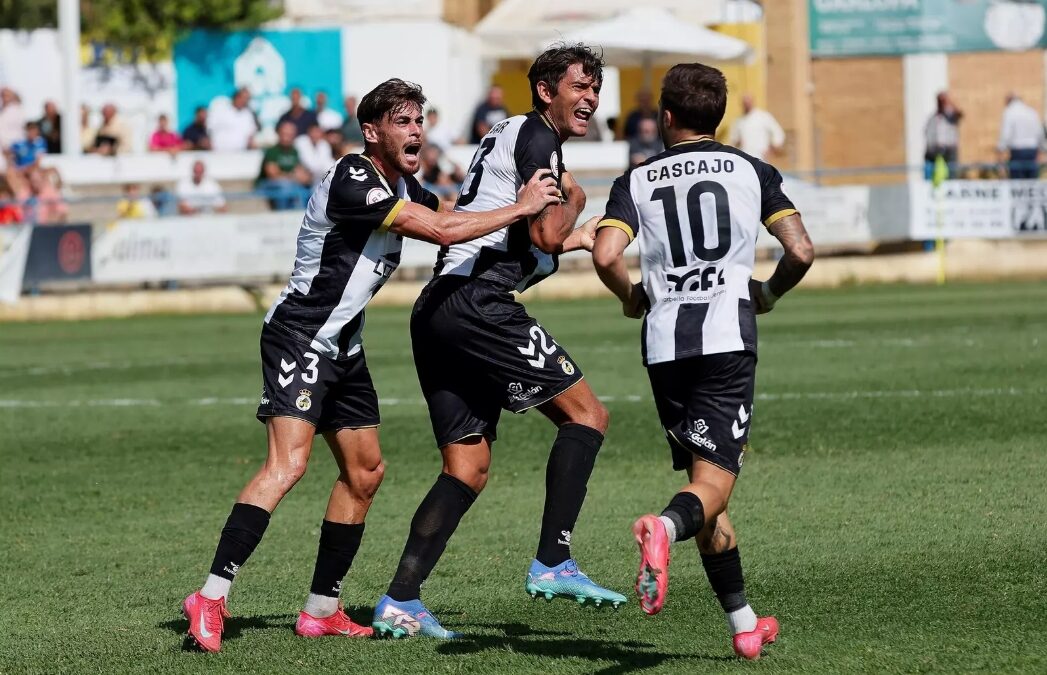 Coria 1-2 Balona: La Balompédica Linense consigue su primera victoria.