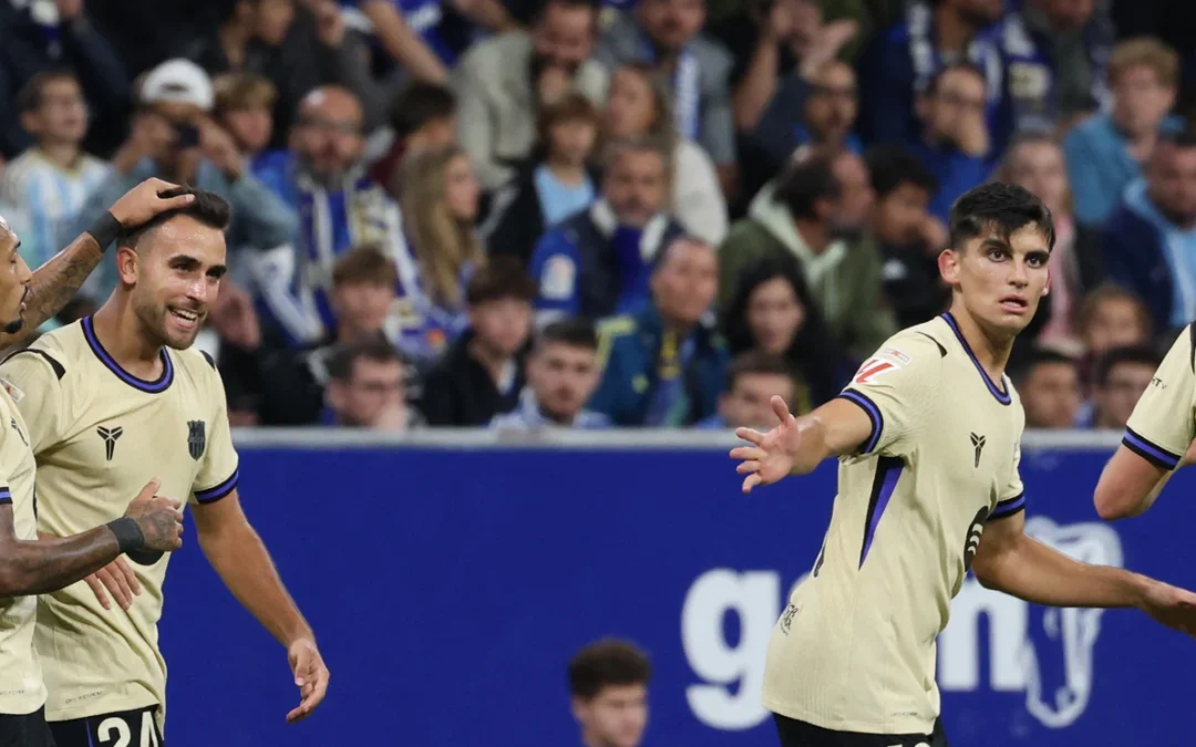 El Barça remonta en Oviedo y se mantiene en la lucha por el liderato