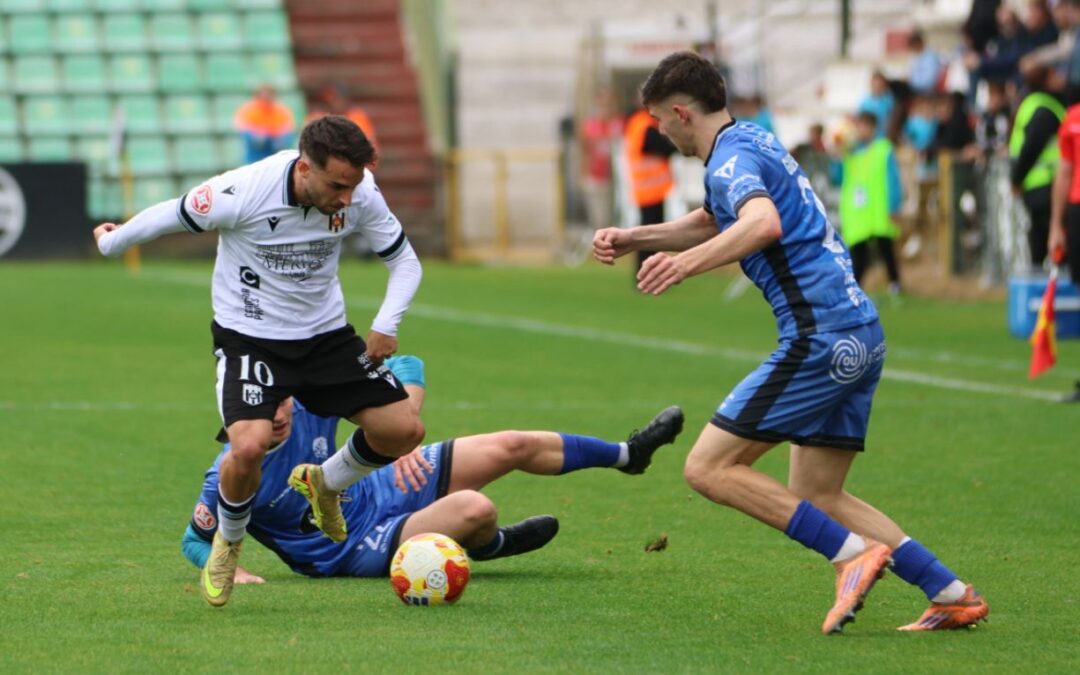 El Mérida se ampara a la Mártir y escala a los Playoffs