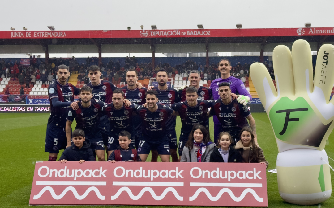 Extremadura 3 -1 Puente Genil: Victoria clave de los locales.