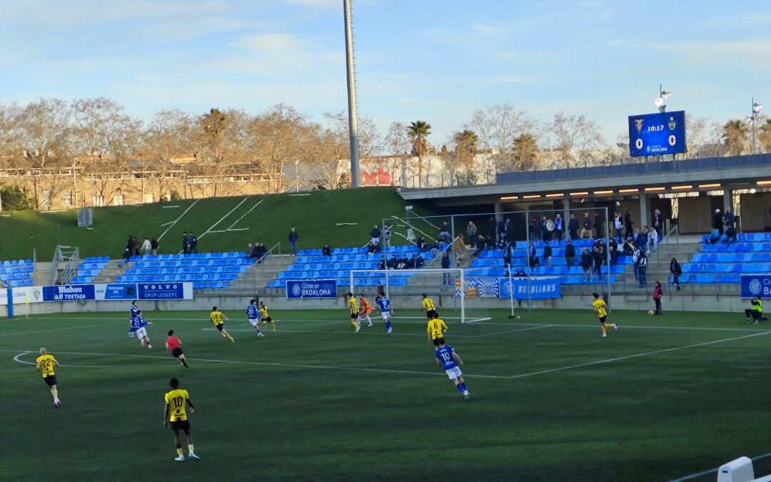 El CF Badalona sigue escalando a costa de la Montañesa
