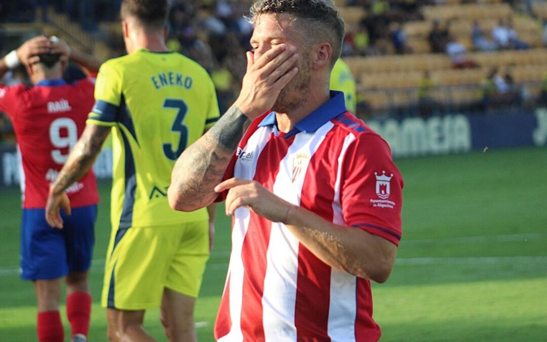 El Algeciras mejora, pero vuelve a quedarse sin premio